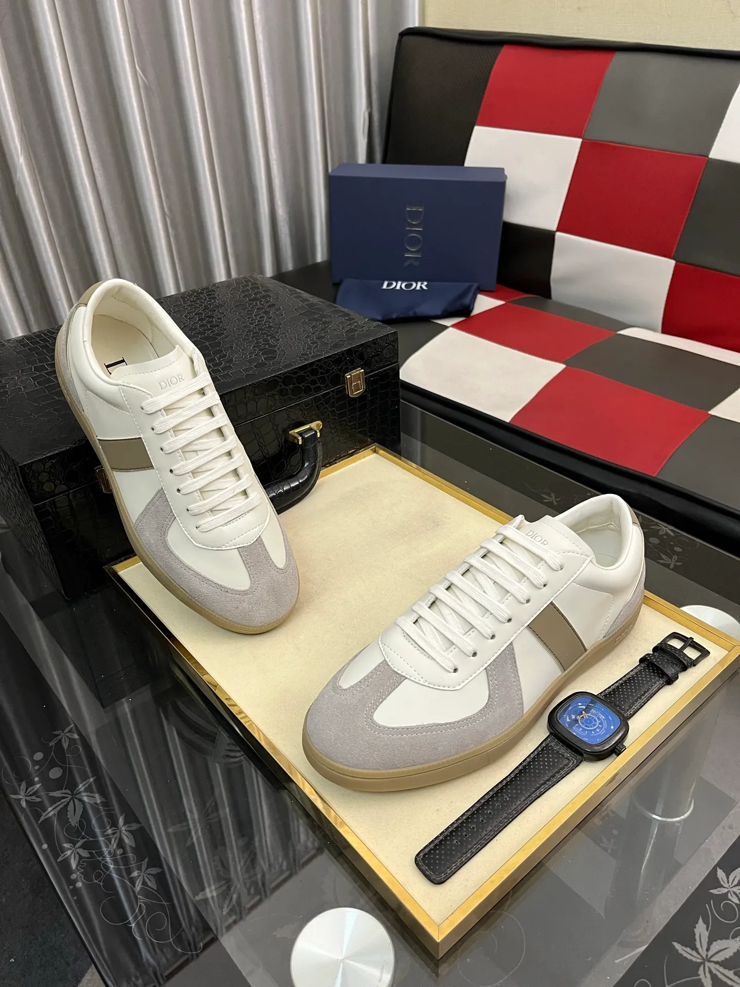 Men's shoes 💰380⌚️⌚️ 【Dior*DIAO】original quality.~ Unique modern style sneakers. 🏃A must-have casual shoe for trendy men😍😍 Original brand imported from Italy, imported original leather, sheep lining (refuses to discolor and grind feet) Sole: Original sole provided by the original factory, French lazy style design ⚠️Fit to the feet, original quality, super comfortable original sole. Code number: 38-448️⃣Colors available
